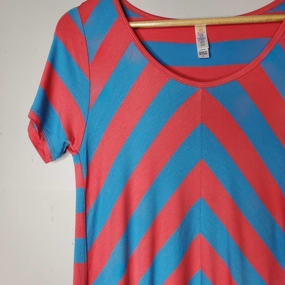 LuLaRoe Classic T Short Sleeve Top Striped Sz S - Picture 2 of 7